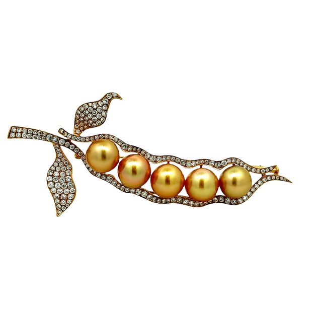 Contemporary Golden South Sea Pearl Diamond 18k Yellow Gold Pea Pod Brooch-Pendant For Sale - Image 3 of 8