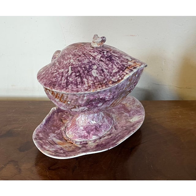 Early 19th Century Antique Early 19th Century English George III Wedgwood Pink Moonlight Luster Sea Shell Sauce Tureen and Under Plate Circa 1810 For Sale - Image 5 of 12