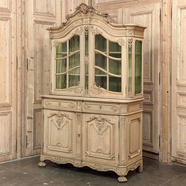 French Antique Liegeoise Regence Stripped Oak Bookcase ~ Display Cabinet For Sale - Image 3 of 18