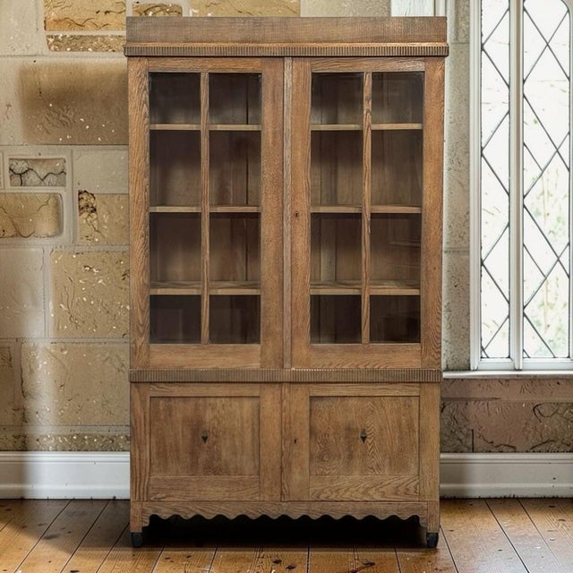 Beautifully crafted from solid oak, this Dutch Art Deco bookcase is a striking example of the period’s fascination with...