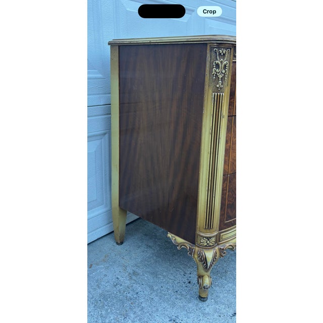Mid 20th Century French Provincial Vanity Desk | Hollywood Regency Burl Walnut Marquetry & Gilt Bombe Dressing Table For Sale - Image 4 of 12