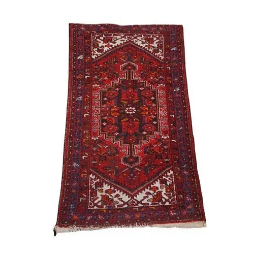 Red Vintage Oriental Rug in Wool For Sale - Image 8 of 8