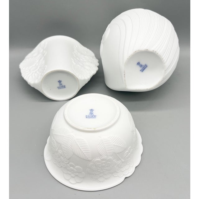 Set of 3 Vintage M. Frey Kaiser West Germany White Bisque Porcelain Floral Vessels – Mid to Late 20th Century – Romantic / European Traditional For Sale - Image 12 of 16