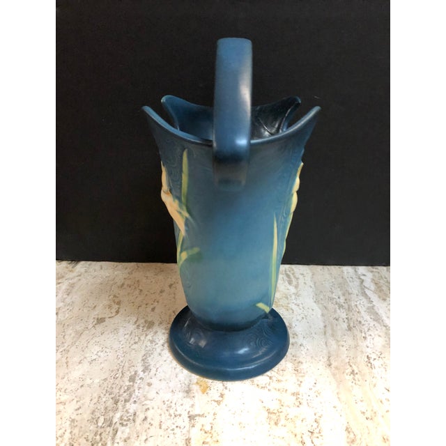 Art Deco 1940s Roseville Blue Zephyr Lilly Two-Handle Vase For Sale - Image 3 of 5