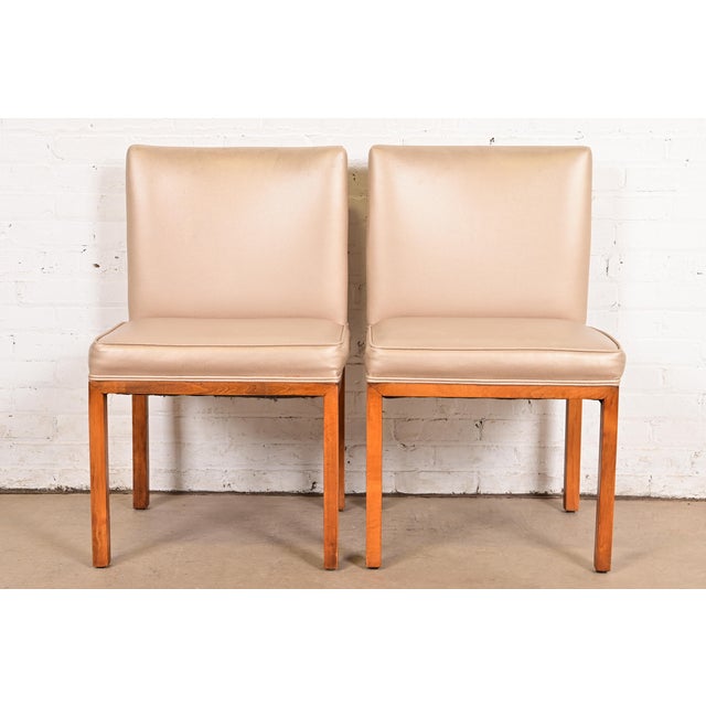 A gorgeous pair of Modern Parsons side chairs or dining chairs In the manner of John Widdicomb USA, Circa Late 20th...
