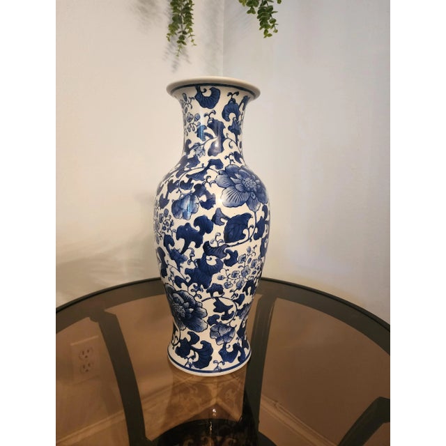 Chinoiserie Vintage Blue & White Chinoiserie Baluster Form Vase For Sale - Image 3 of 7
