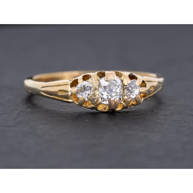 1900 - 1909 Early 20th Century Edwardian Diamond Three Stone 18k Gold Engagement Anniversary Ring Size 8.5 For Sale - Image 5 of 7