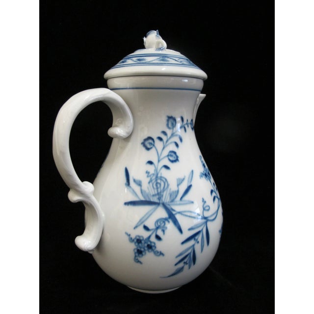 Early 20th Century Meissen Porcelain Blue Onion Rose Bud Finial Ornate Handle 10" Coffee Pot For Sale - Image 5 of 11