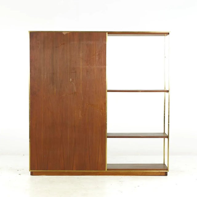 Harvey Probber Mid Century Walnut and Brass Etagere Shelf For Sale In Chicago - Image 6 of 10