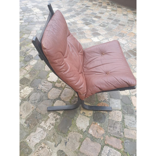 Ergonomic Chair in Leather and Curved Wood, 1970s For Sale - Image 3 of 7