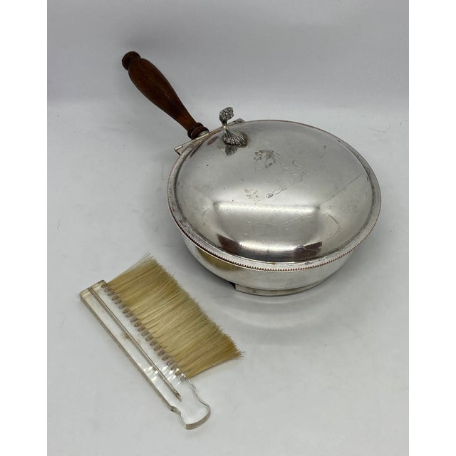 Metal 1940s Sheffield Silverplate Silent Butler Table Crumber With Lucite Brush For Sale - Image 7 of 13