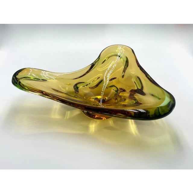Art Glass Bowl attributed to Frantisek Zemek for Sklana Mstisov, 1960s For Sale - Image 9 of 10