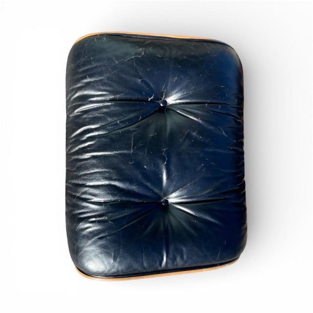 Herman Miller Eames Lounge Chair & Ottoman in Rosewood and Black Leather For Sale - Image 10 of 11