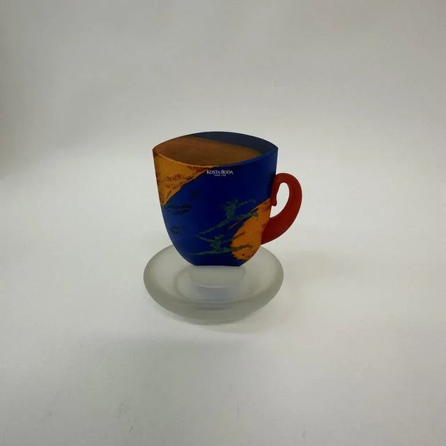 Tea Cup and Saucer by Kjell Engman for Kosta Boda, Sweden, 1980s, Set of 2 For Sale - Image 4 of 11