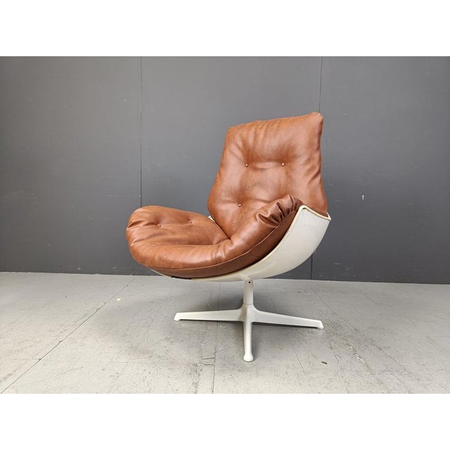 Space Age Fiberglass Swivel Chair, 1960s For Sale - Image 12 of 12