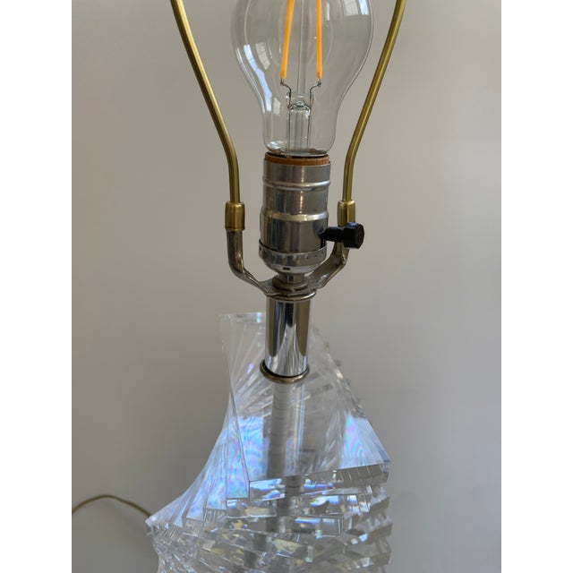 Vintage 1970s Stacked Lucite Helix Twist Spiral Table Lamp For Sale In Seattle - Image 6 of 12
