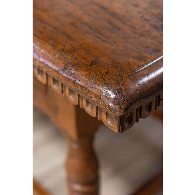 Tuscan 1790s Walnut Refectory Table with Carved Scoop Motifs and Turned Legs For Sale - Image 18 of 18