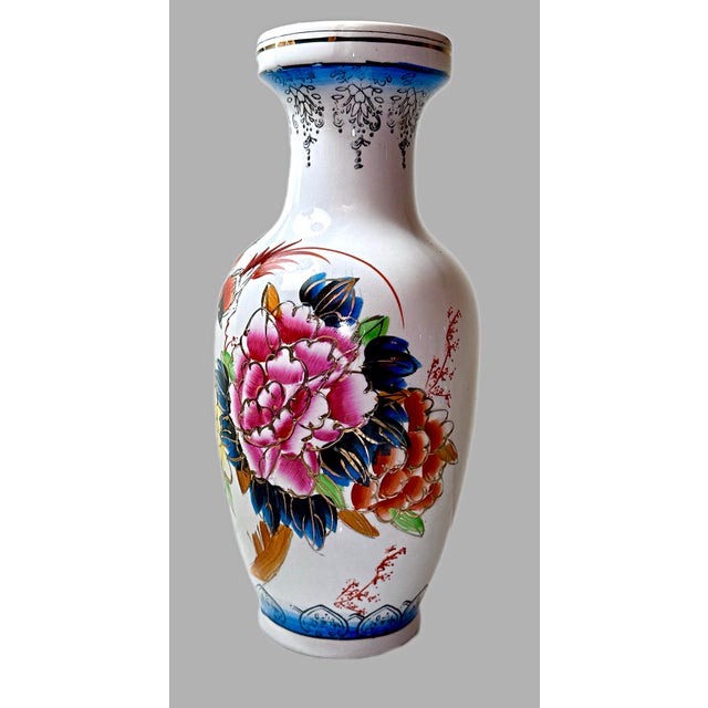 Set of 2, Mid 20th Century Hand-Painted Chinese Porcelain Vases For Sale In New York - Image 6 of 14