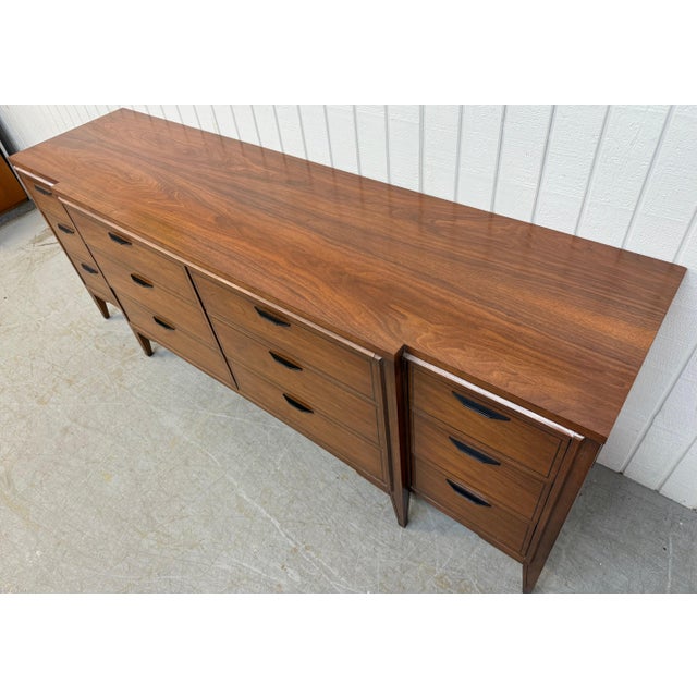 Mid 20th Century Mid-Century Modern Kent Coffey Tempo 12-Drawer Walnut Dresser For Sale - Image 5 of 10