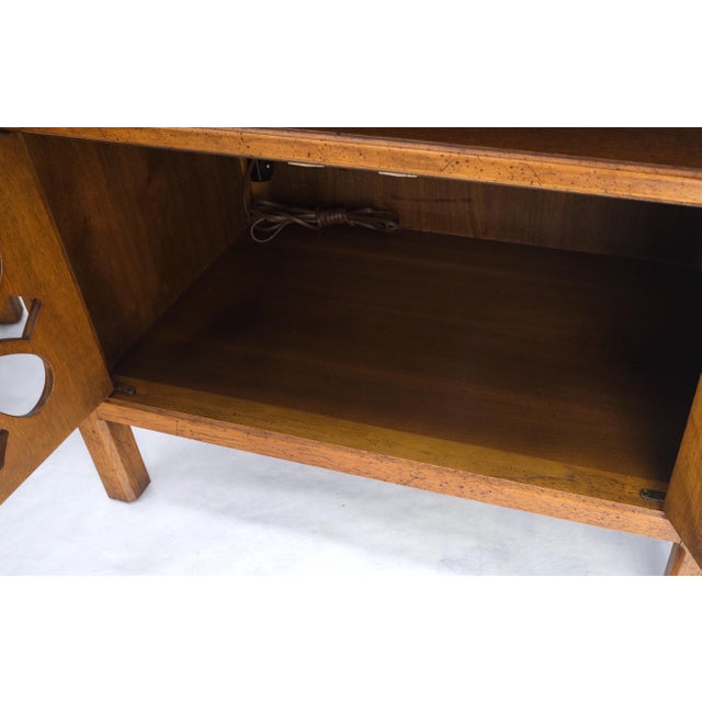 Pair Double Door Pierced Carved Doors Compartment Night Stands End Tables Mint For Sale - Image 11 of 17