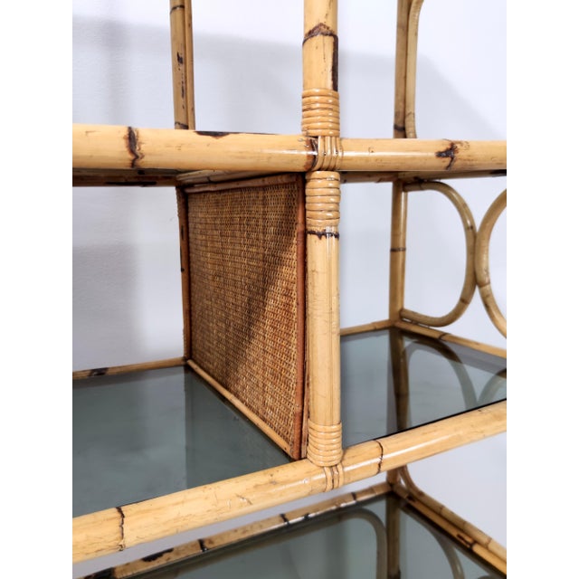 Postmodern Bamboo Bookcase with Smoked Glass Shelves by Vivai del Sud, Italy, 1970s, Set of 5 For Sale - Image 10 of 18