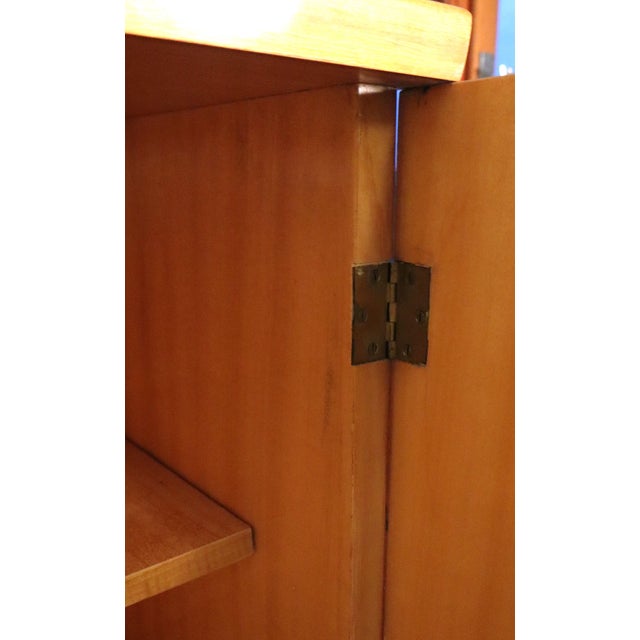 Mid-Century Maple and Sycamore Sideboard in the style of Vittori Dassi, 1950s For Sale - Image 11 of 18