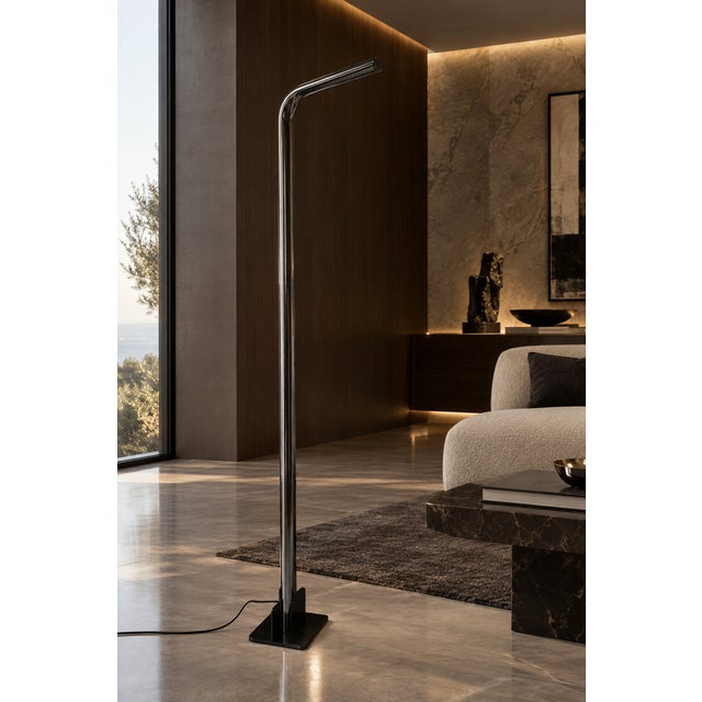 Iconic and rare vintage floor lamp produced by Ycami, Orchidea model dating back to the 1980s. This model stands out for...