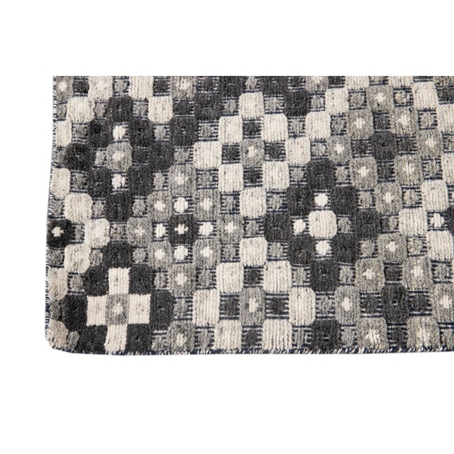 Indian Allover Designed Soumak Wool Rug in Gray Tones For Sale - Image 3 of 7