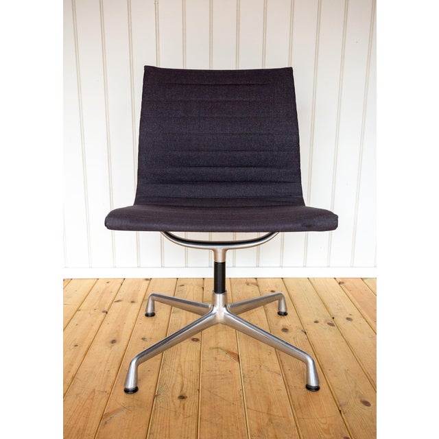 Aluminium Group EA106 Swivel Desk Chair by Charles and Ray Eames for Vitra, 1990s For Sale - Image 6 of 18