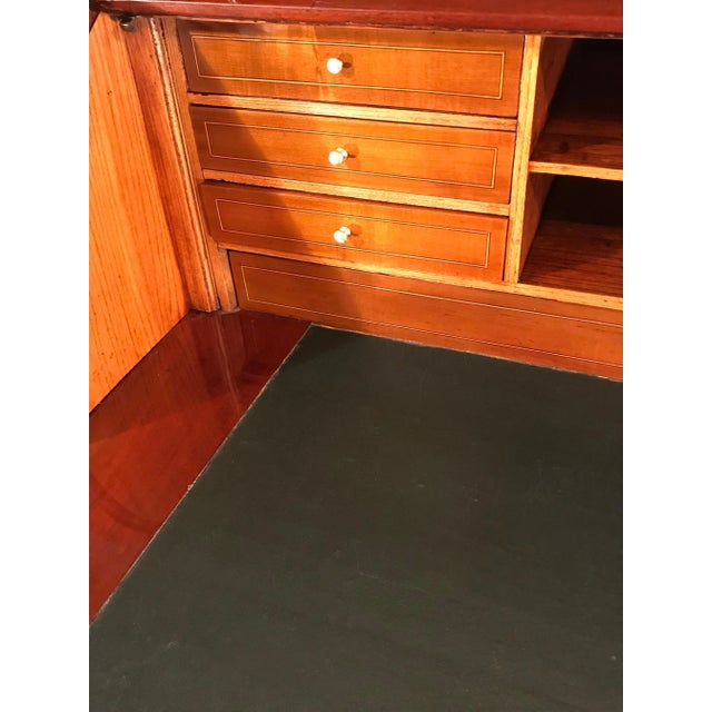 Louis XVI Rolltop or cylinder desk, France, 1780. This original Louis XVI cylinder desk has an elegant mahogany veneer...