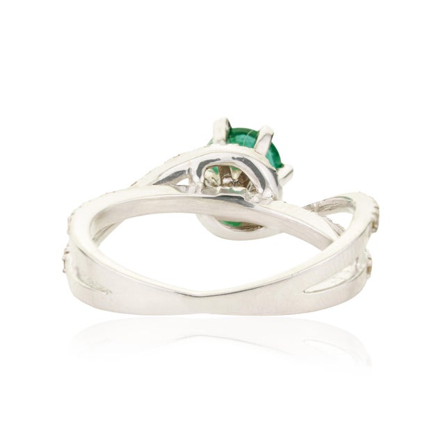 Art Deco Emerald & Diamond Crossover Cocktail Ring in 18k White Gold Size 7 For Sale - Image 11 of 16