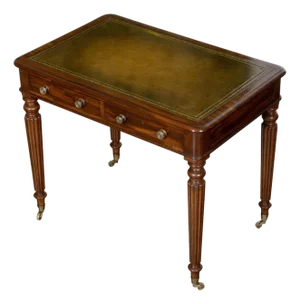 English 19th Century Mahogany Desk with Green Leather Top and Reeded Legs