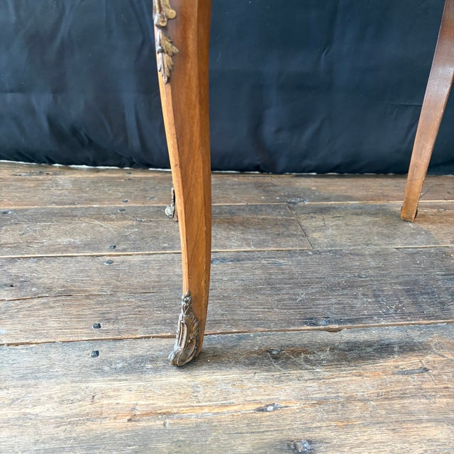 French Antique French Louis XV Marquetry Oval Marble Top Coffee Table For Sale - Image 3 of 10