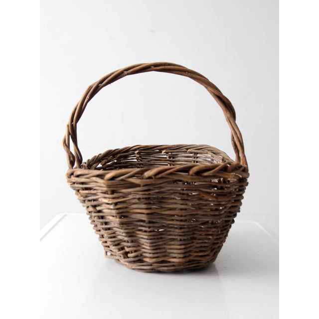 Farmhouse Vintage Wicker Gathering Basket For Sale - Image 3 of 14