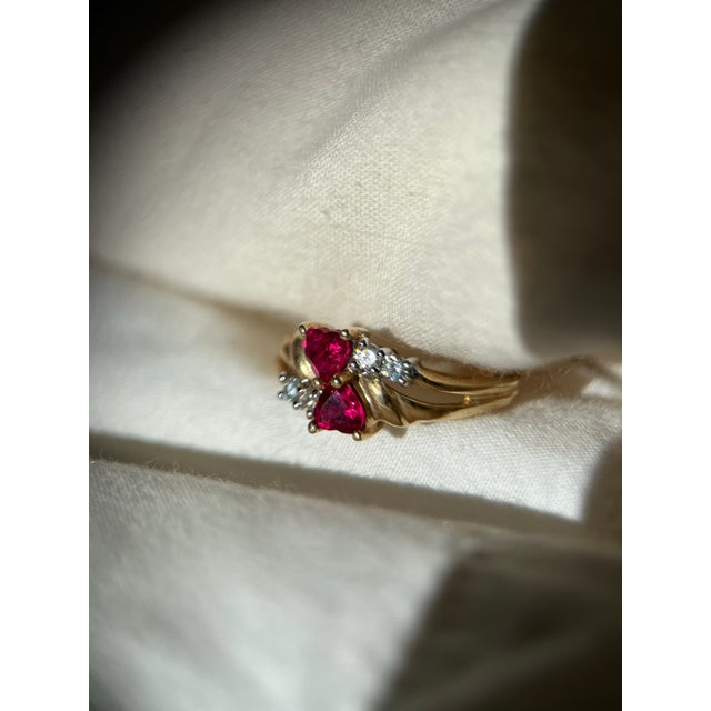 1970s Toi Et Moi Ruby Heart Ring in 10k Yellow Gold — Size 6.5 For Sale In New York - Image 6 of 6