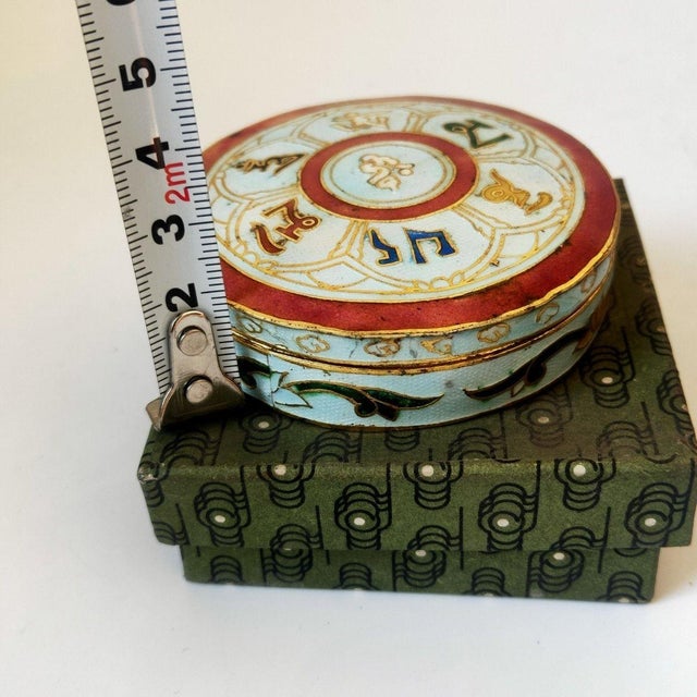 Blue Vintage Cloisonné Enamel Round Box – Sanskrit Six-Character Mantra Motif, Silver-Blue Technique For Sale - Image 8 of 8