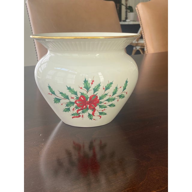 Holiday Lenox Cachepot. Pretty alone or with a holiday plant or floral arrangement. It is in mint condition with no chips,...
