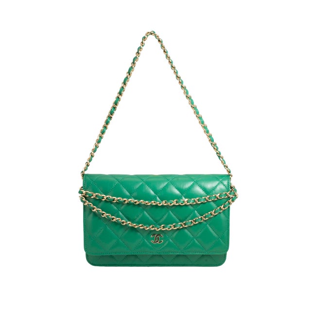 Modern Chanel Classic Quilted Green Lambskin Wallet on Chain With Gold Hardware Bag For Sale - Image 3 of 16