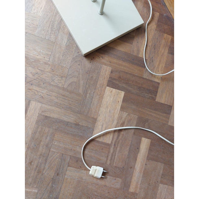 In good and working condition. European Plug (up to 250V).The wiring of this item may be original and might need...