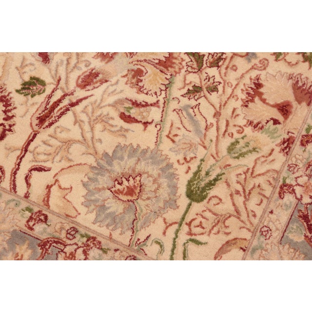 Floral 1990's Pak-Persian Ivory/Grey Wool Rug - 6'1'' X 9'6'' For Sale In New York - Image 6 of 9