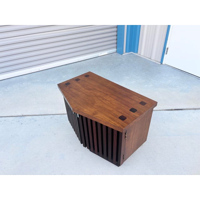 Wood 1960s Mid-Century Lane Tower Suite Rosewood & Walnut Pair of Nightstands For Sale - Image 7 of 11