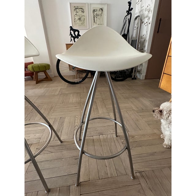 White Modern, Set of Three Jesus Gasca for Stua Onda Counter Height Swivel Stools, Purchased at Design Within Reach For Sale - Image 8 of 13