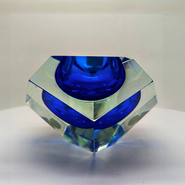 Large Vintage Ashtray in Hand-Cut Murano Glass by Flavio Poli for Seguso, 1960s For Sale - Image 3 of 10