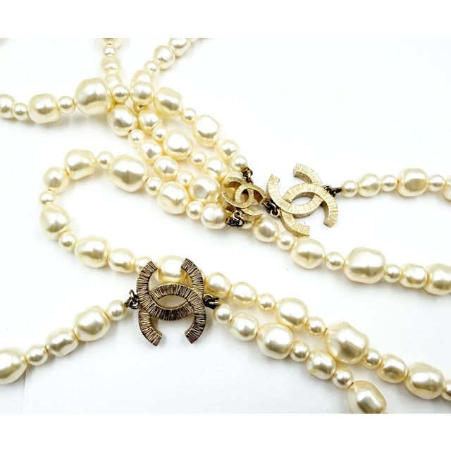 Contemporary Chanel Gold Scratchy CC Irregular Pearl 2 Strand Necklace For Sale - Image 3 of 5