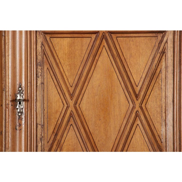 Baroque Narrow Cabinet in Walnut, France, 1700s For Sale - Image 12 of 18