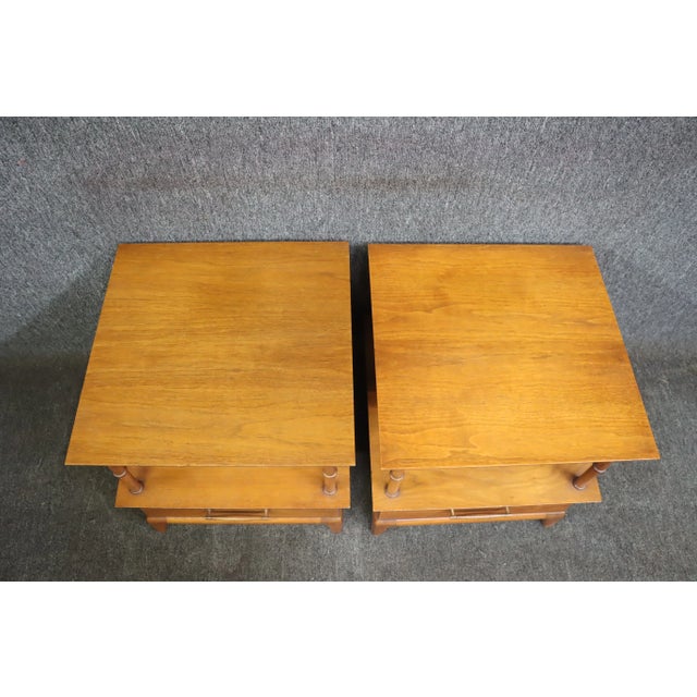 Mid 20th Century Heritage Henredon Mid Century Nightstand - a Pair For Sale In Philadelphia - Image 6 of 12