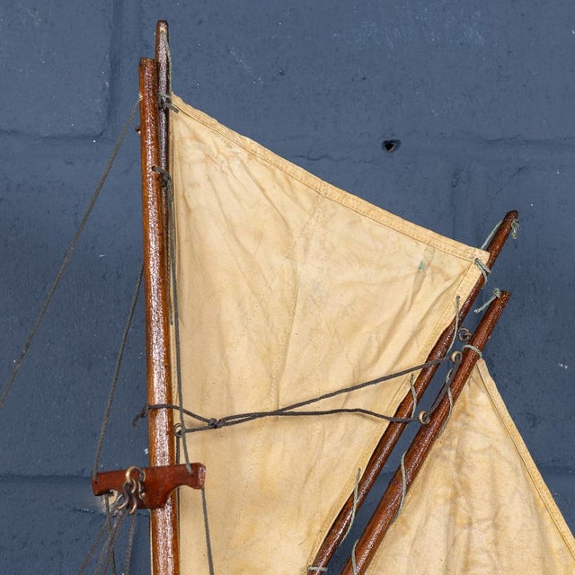 Vintage English Carved Hull Pond Yacht, 1930 For Sale - Image 4 of 18