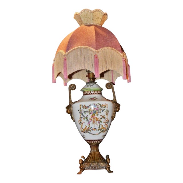 Neoclassical Sèvres Gilt Porcelain Amphora Table Lamp with Silk Shade, France, 1850s For Sale