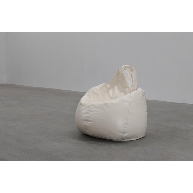 Large Vintage White Bean Bag, 1970s For Sale - Image 4 of 11