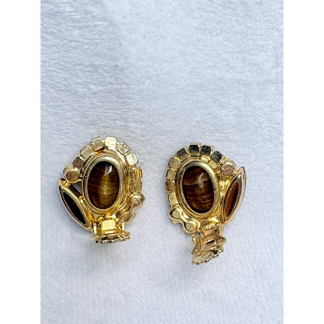 Metal 1960s Juliana D&E Sunburst Brooch & Matching Earrings • Chalk White/Topaz Book Set, 3 Pieces For Sale - Image 7 of 9